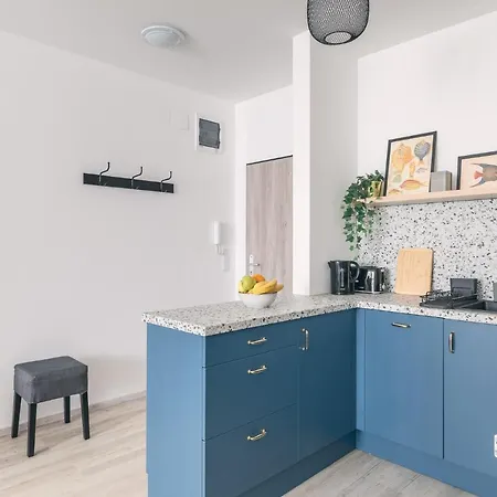 Corvin With Balcony And Ac דירה בודפשט