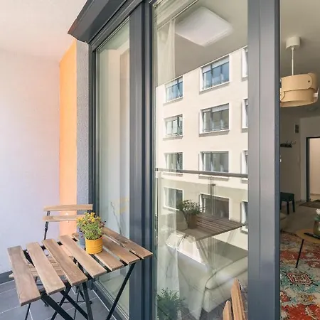 Corvin With Balcony And Ac Apartment *