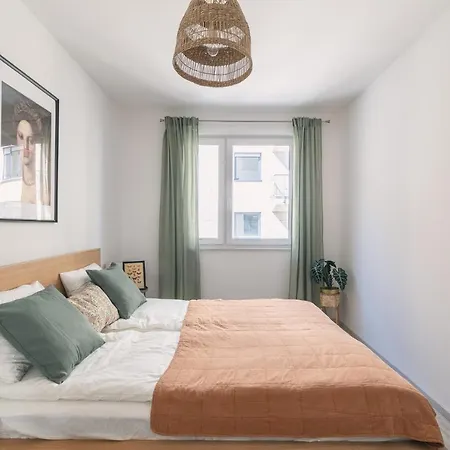 Corvin With Balcony And Ac Apartment Budapest