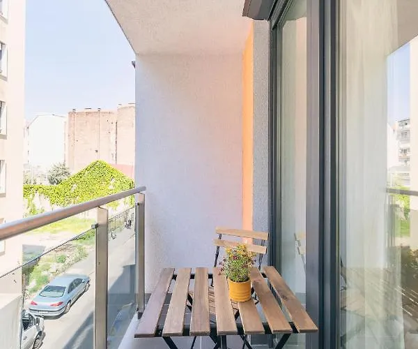 Corvin With Balcony And Ac Appartement Budapest