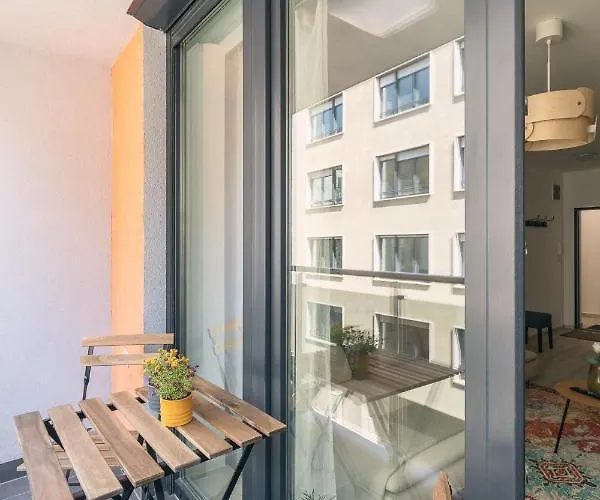 Corvin With Balcony And Ac Appartement *