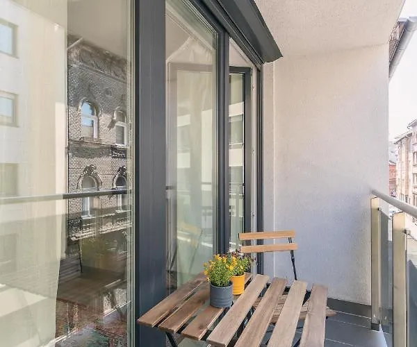 Corvin With Balcony And Ac Appartement