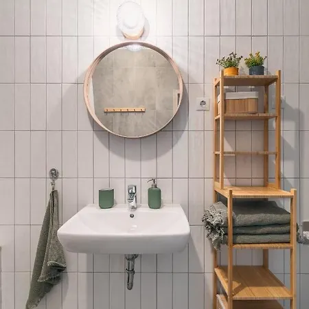 Corvin With Balcony And Ac Appartement *